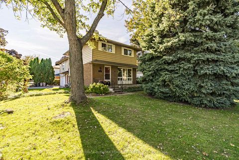 Photo 1 at 214 Vance Drive, BR Bronte, Oakville