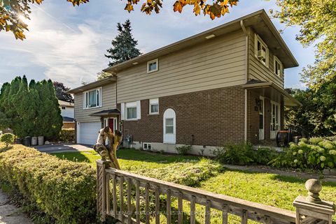 Photo 2 at 214 Vance Drive, BR Bronte, Oakville