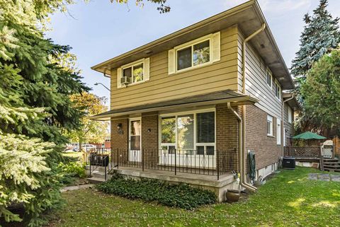 Photo 4 at 214 Vance Drive, BR Bronte, Oakville