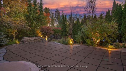 Photo 1 at 423 Paradelle Drive, Oak Ridges Lake Wilcox, Richmond Hill