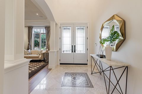 Photo 4 at 423 Paradelle Drive, Oak Ridges Lake Wilcox, Richmond Hill