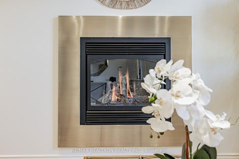 Photo 6 at 423 Paradelle Drive, Oak Ridges Lake Wilcox, Richmond Hill