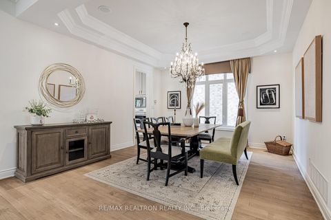 Photo 7 at 423 Paradelle Drive, Oak Ridges Lake Wilcox, Richmond Hill