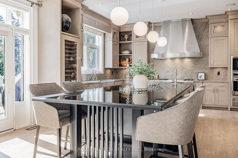 Photo 8 at 423 Paradelle Drive, Oak Ridges Lake Wilcox, Richmond Hill