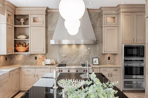 Photo 10 at 423 Paradelle Drive, Oak Ridges Lake Wilcox, Richmond Hill