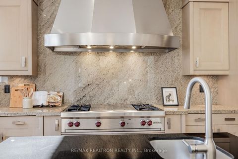 Photo 12 at 423 Paradelle Drive, Oak Ridges Lake Wilcox, Richmond Hill