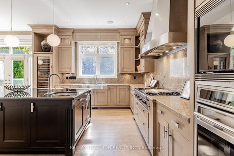 Photo 15 at 423 Paradelle Drive, Oak Ridges Lake Wilcox, Richmond Hill