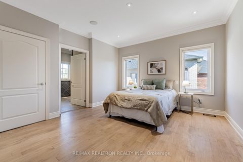 Photo 30 at 423 Paradelle Drive, Oak Ridges Lake Wilcox, Richmond Hill