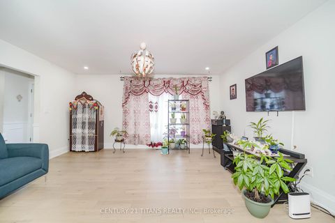 Photo 2 at 42 Pixley Crescent, West Hill, Toronto