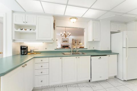 Photo 6 at 307 - 85 Wellington Street W, Aurora Village, Aurora