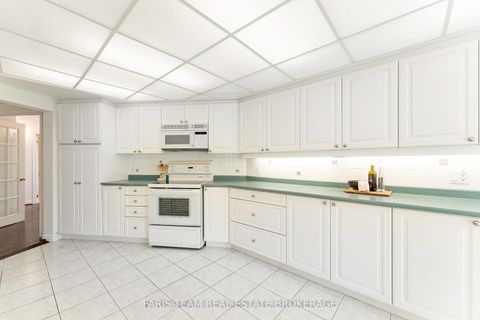 Photo 8 at 307 - 85 Wellington Street W, Aurora Village, Aurora