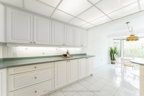 Photo 9 at 307 - 85 Wellington Street W, Aurora Village, Aurora