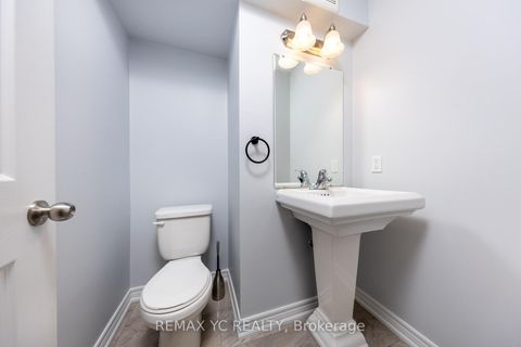 Photo 6 at 2 - 1 Leggott Avenue, Painswick North, Barrie Photo 6 at 2 - 1 Leggott Avenue, Painswick North, Barrie