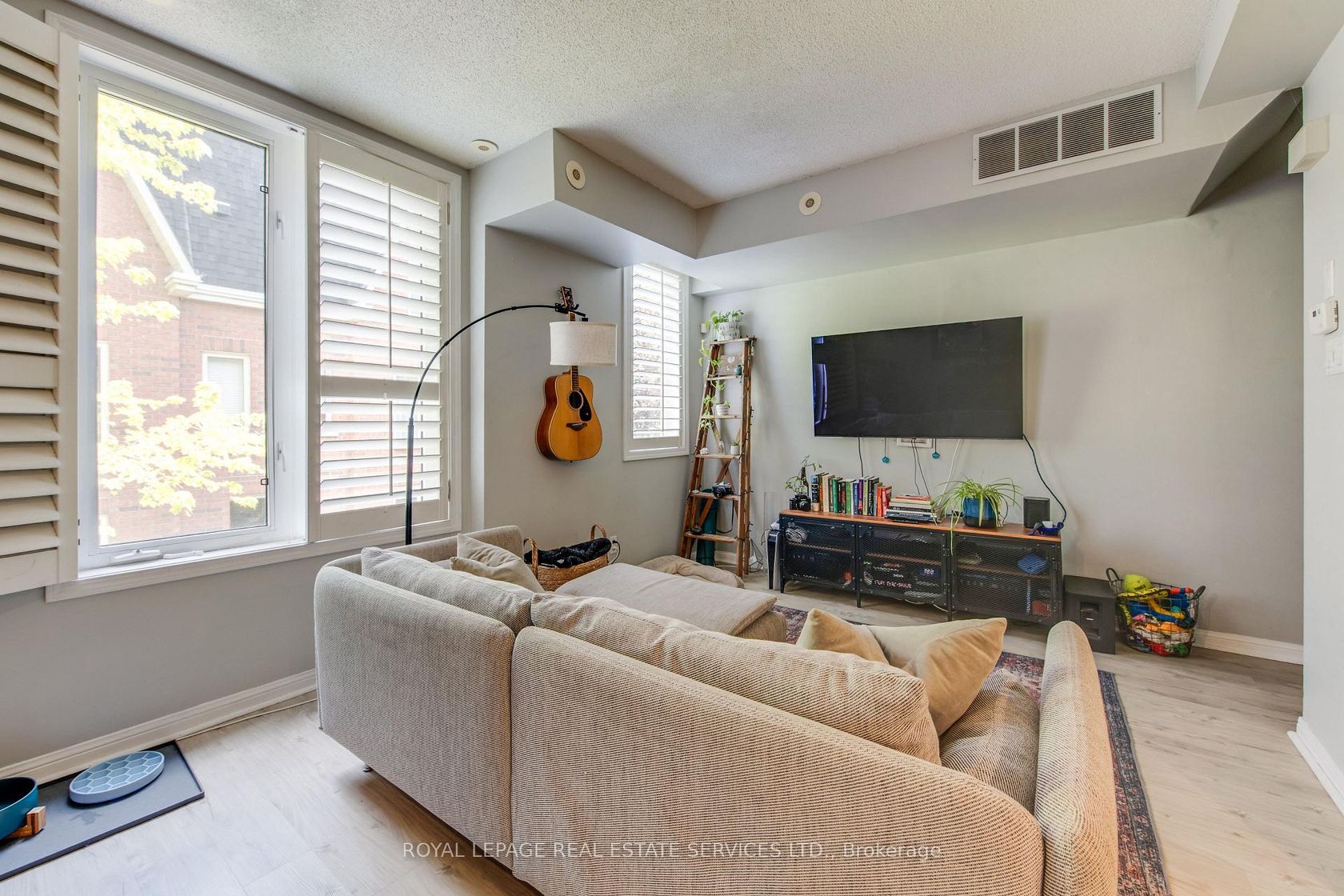 Photo 10 at 411 - 29 canniff Street, Niagara, Toronto Photo 10 at 411 - 29 canniff Street, Niagara, Toronto