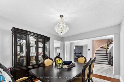 Photo 10 at 1037 Sandcliff Drive E, Pinecrest, Oshawa