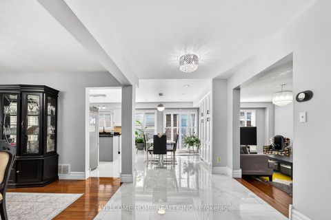 Photo 11 at 1037 Sandcliff Drive E, Pinecrest, Oshawa