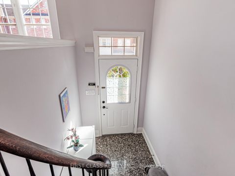 Photo 2 at 24 Golden Spruce Lane, Maple, Vaughan