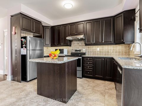 Photo 8 at 24 Golden Spruce Lane, Maple, Vaughan