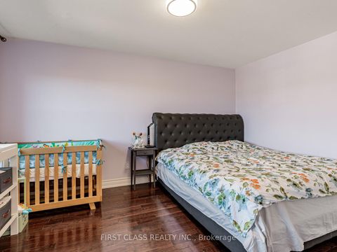 Photo 17 at 24 Golden Spruce Lane, Maple, Vaughan
