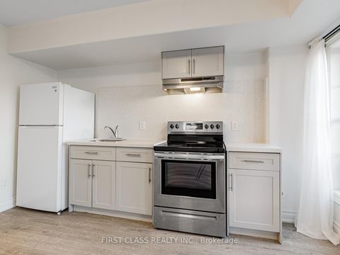 Photo 25 at 24 Golden Spruce Lane, Maple, Vaughan