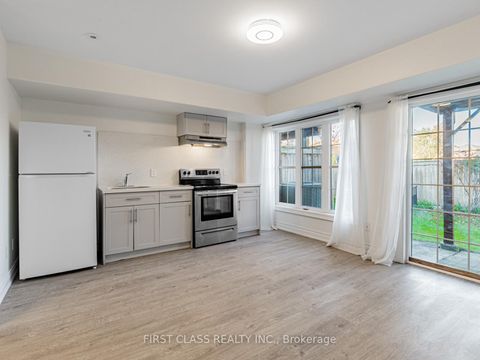 Photo 26 at 24 Golden Spruce Lane, Maple, Vaughan