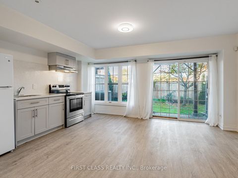 Photo 27 at 24 Golden Spruce Lane, Maple, Vaughan