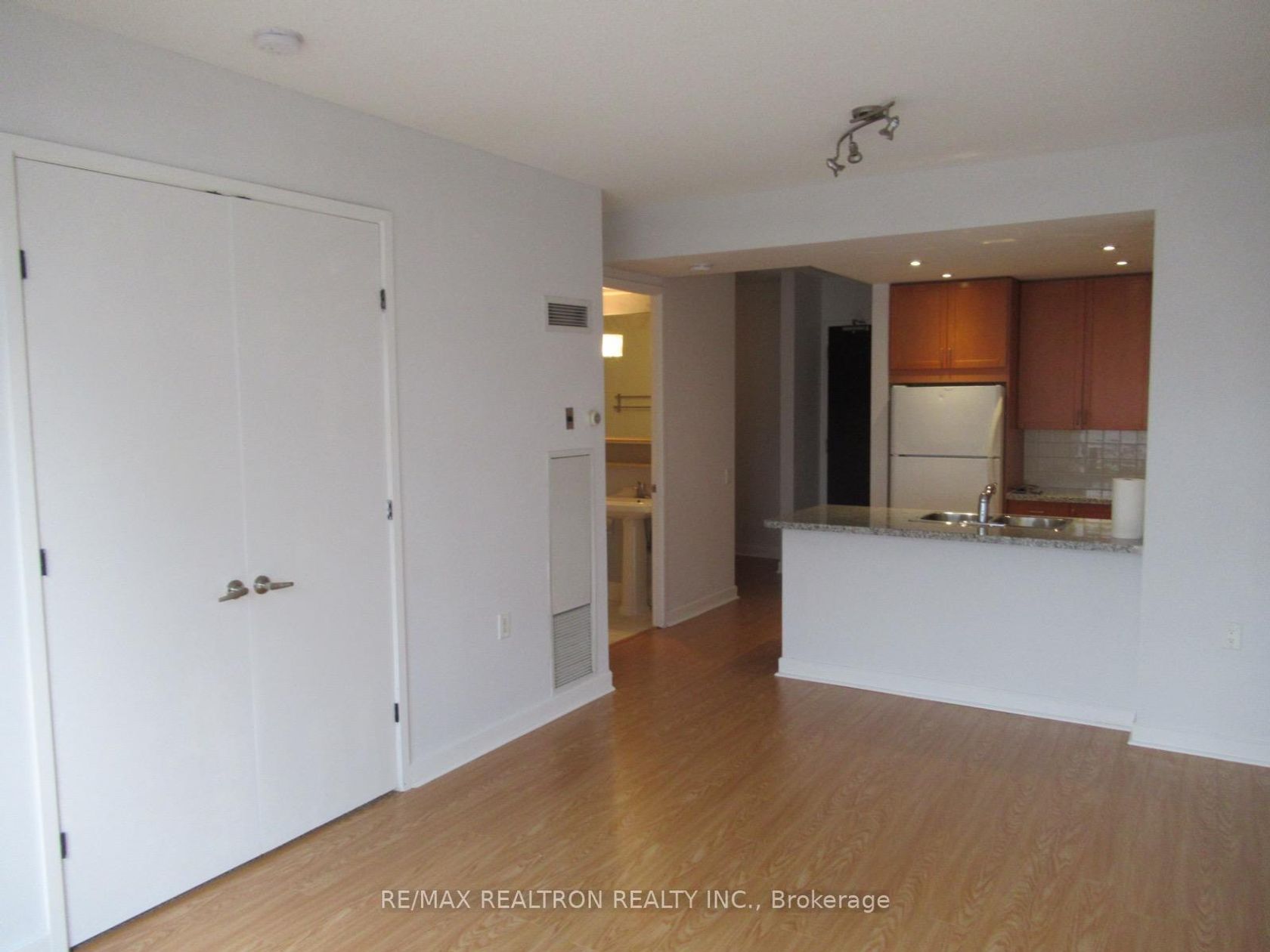 Photo 1 at 1808 - 85 Bloor Street E, Yonge Corridor, Toronto Photo 1 at 1808 - 85 Bloor Street E, Yonge Corridor, Toronto