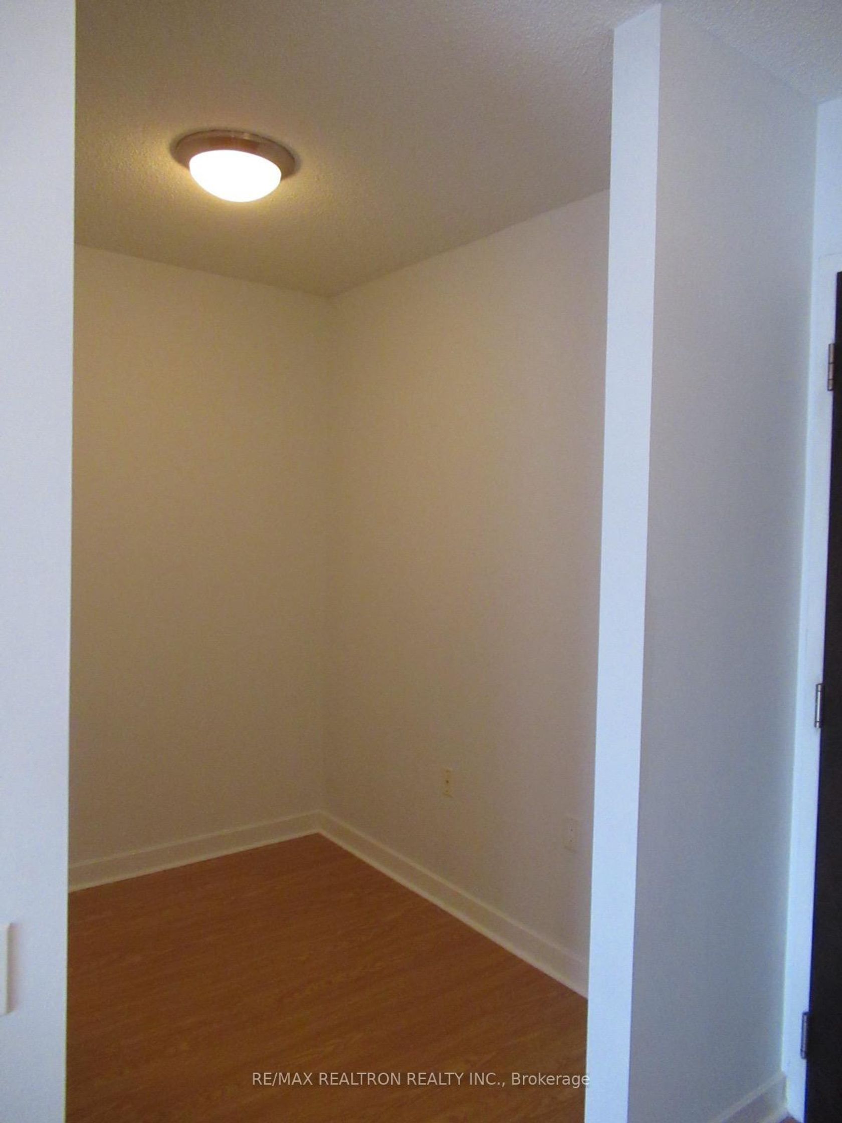 Photo 14 at 1808 - 85 Bloor Street E, Yonge Corridor, Toronto Photo 14 at 1808 - 85 Bloor Street E, Yonge Corridor, Toronto