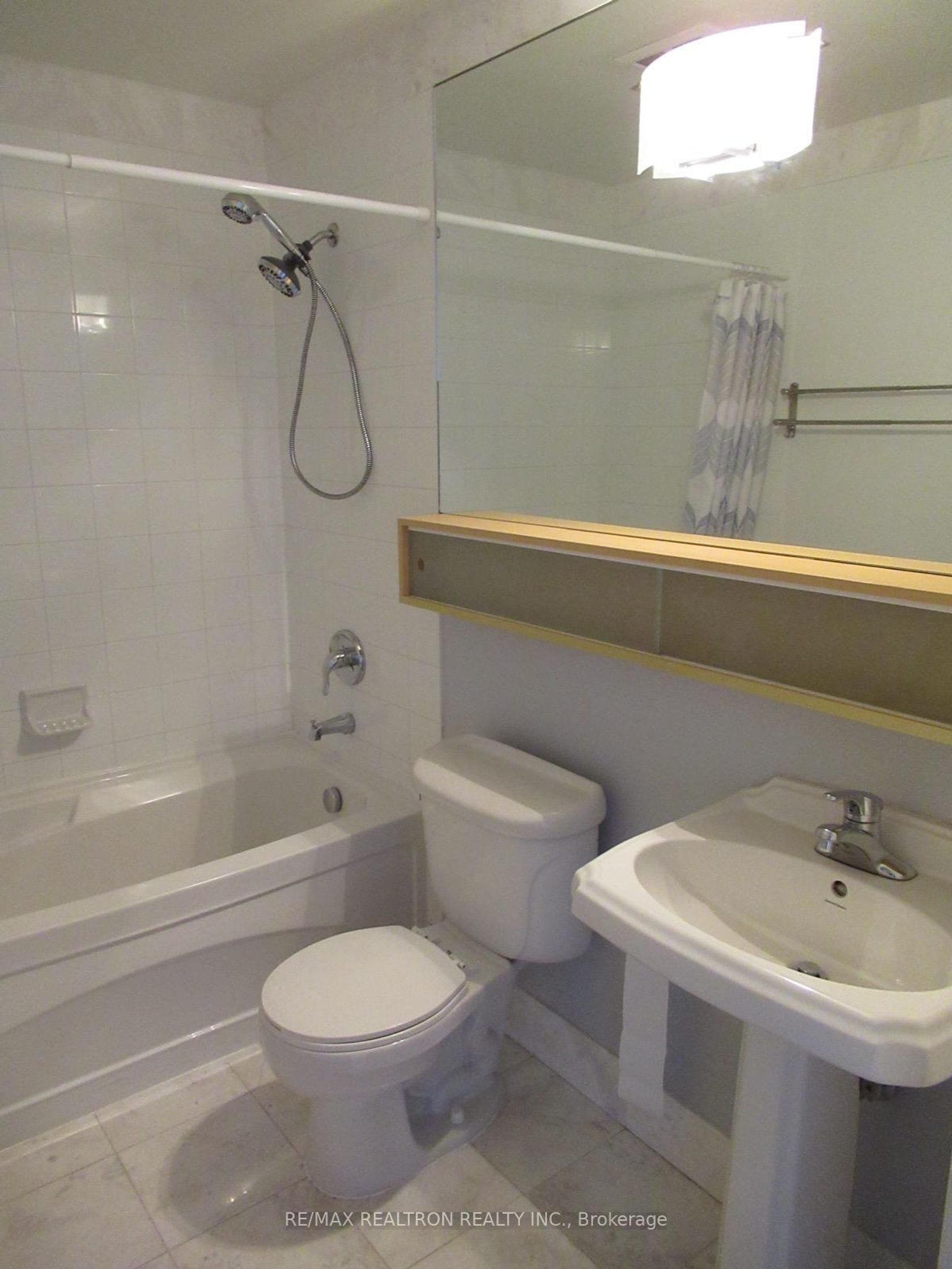 Photo 16 at 1808 - 85 Bloor Street E, Yonge Corridor, Toronto Photo 16 at 1808 - 85 Bloor Street E, Yonge Corridor, Toronto