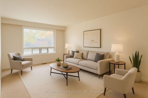 Photo 3 at 58 Inverdon Road, West Deane, Toronto