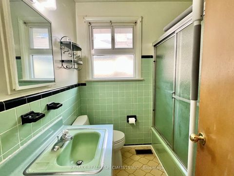 Photo 10 at 58 Inverdon Road, West Deane, Toronto