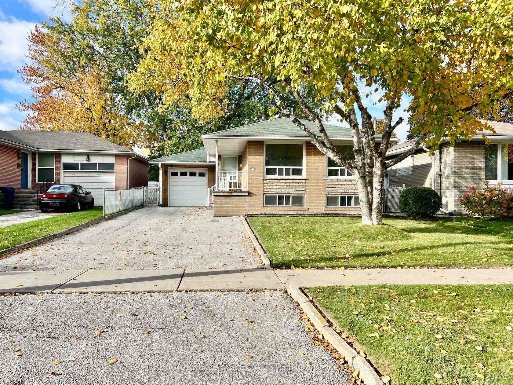 58 Inverdon Road, West Deane, Toronto 