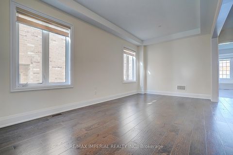 Photo 6 at 30 Orwell Drive, Vellore Village, Vaughan