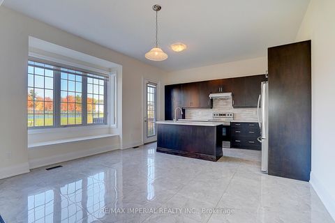 Photo 18 at 30 Orwell Drive, Vellore Village, Vaughan
