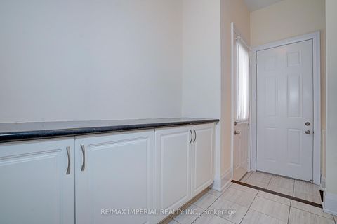 Photo 23 at 30 Orwell Drive, Vellore Village, Vaughan