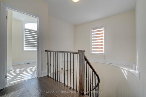 Photo 24 at 30 Orwell Drive, Vellore Village, Vaughan