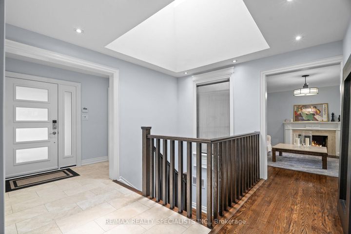 Photo 5 at 42 Heathview Avenue, Bayview Village, Toronto