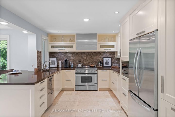 Photo 15 at 42 Heathview Avenue, Bayview Village, Toronto