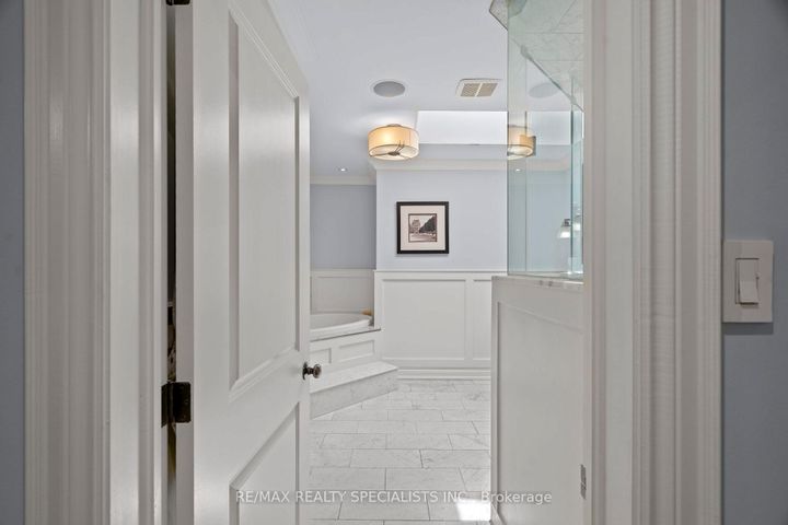 Photo 25 at 42 Heathview Avenue, Bayview Village, Toronto