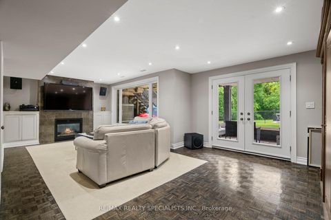 Photo 33 at 42 Heathview Avenue, Bayview Village, Toronto