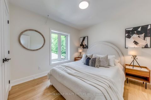 Photo 31 at 21 South Kingsway, Swansea, Toronto