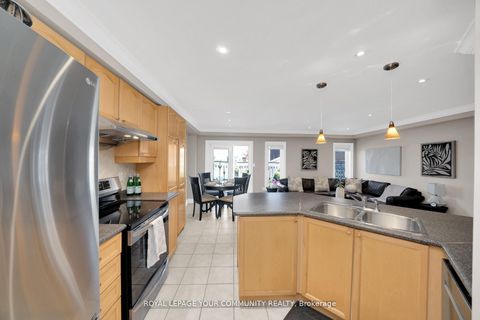 Photo 12 at 57 Deepsprings Crescent, Vellore Village, Vaughan
