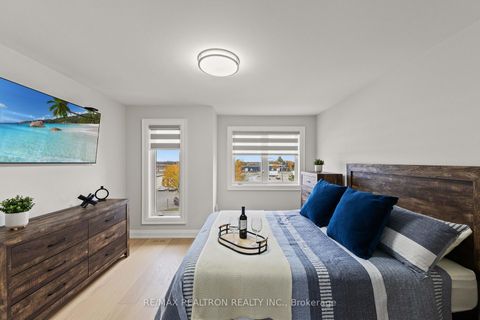 Photo 25 at 12 Market Garden Mews, Queensway, Toronto