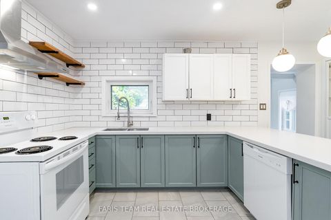 Photo 7 at 3 John Drive, Cookstown, Innisfil