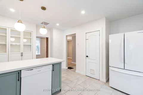 Photo 8 at 3 John Drive, Cookstown, Innisfil