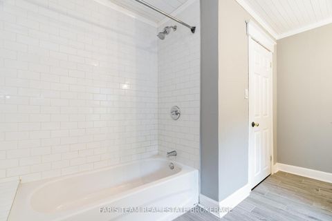 Photo 25 at 3 John Drive, Cookstown, Innisfil