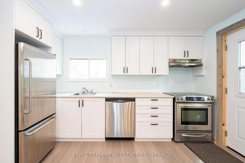 Photo 29 at 3 John Drive, Cookstown, Innisfil