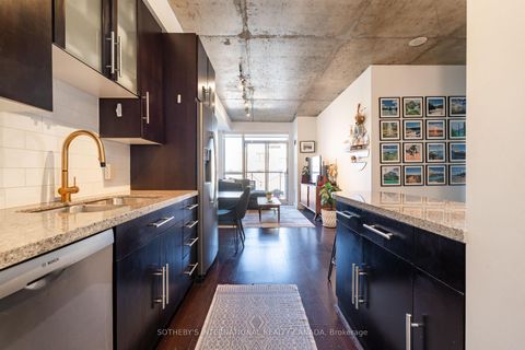 Photo 7 at 810 - 1005 King Street W, Niagara, Toronto