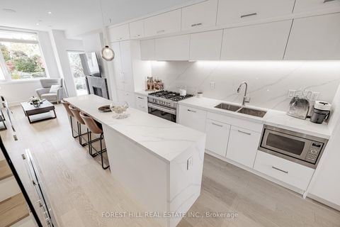 Photo 7 at 7 Flax Field Lane, Willowdale West, Toronto