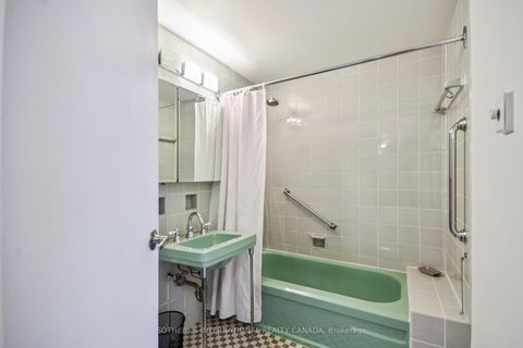 Photo 17 at 512 - 120 Rosedale valley Road, Moore Park, Toronto Photo 17 at 512 - 120 Rosedale valley Road, Moore Park, Toronto